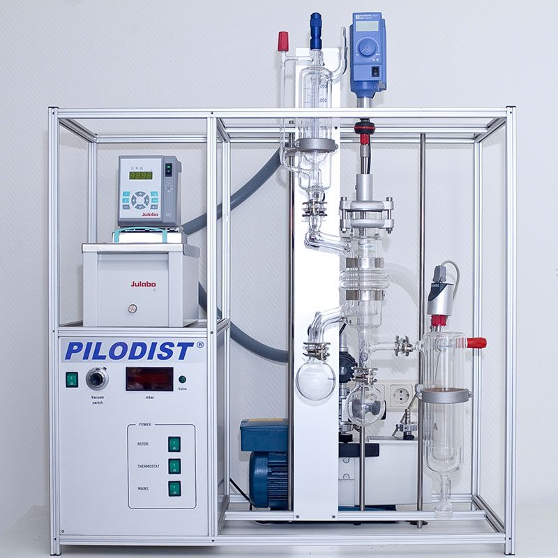 Universal labscale apparatus for shortpath evaporation. Pilodist